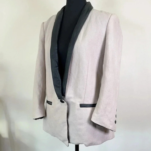 W118 WALTER BAKER | WOOL BLEND FAUX LEATHER TRIM SHAWL COLLAR BLAZER - Picture 2 of 15
